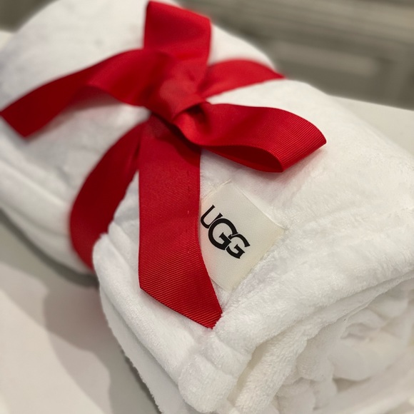 ugg red throw